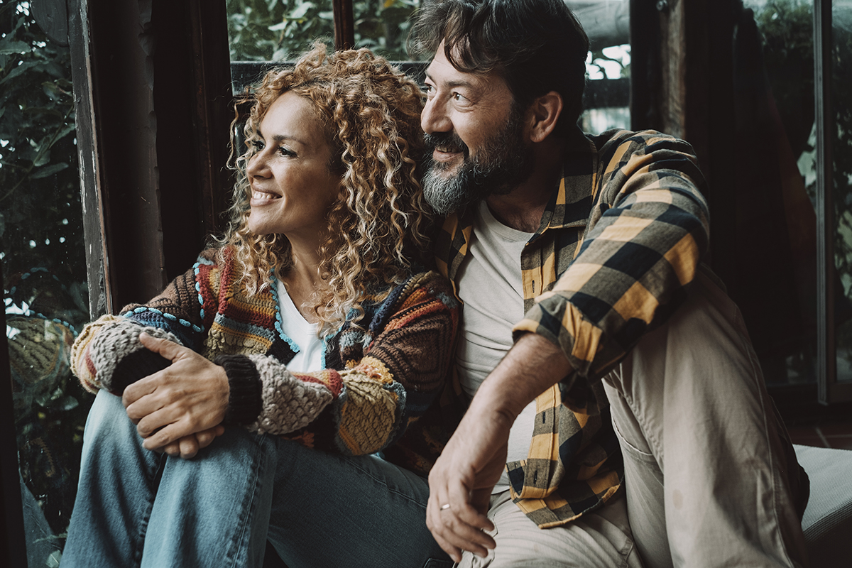 Man and woman demonstrating positive body language