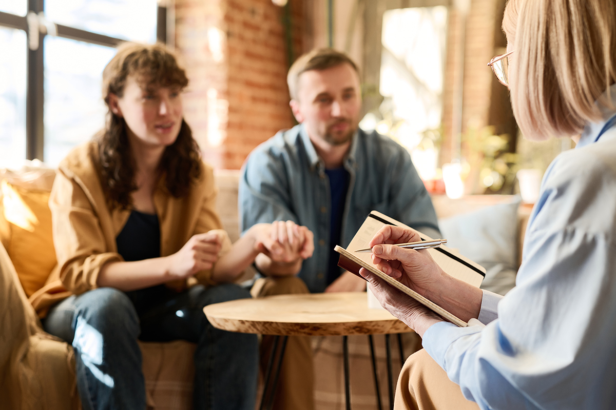 People learning communication strategies for resolving conflicts