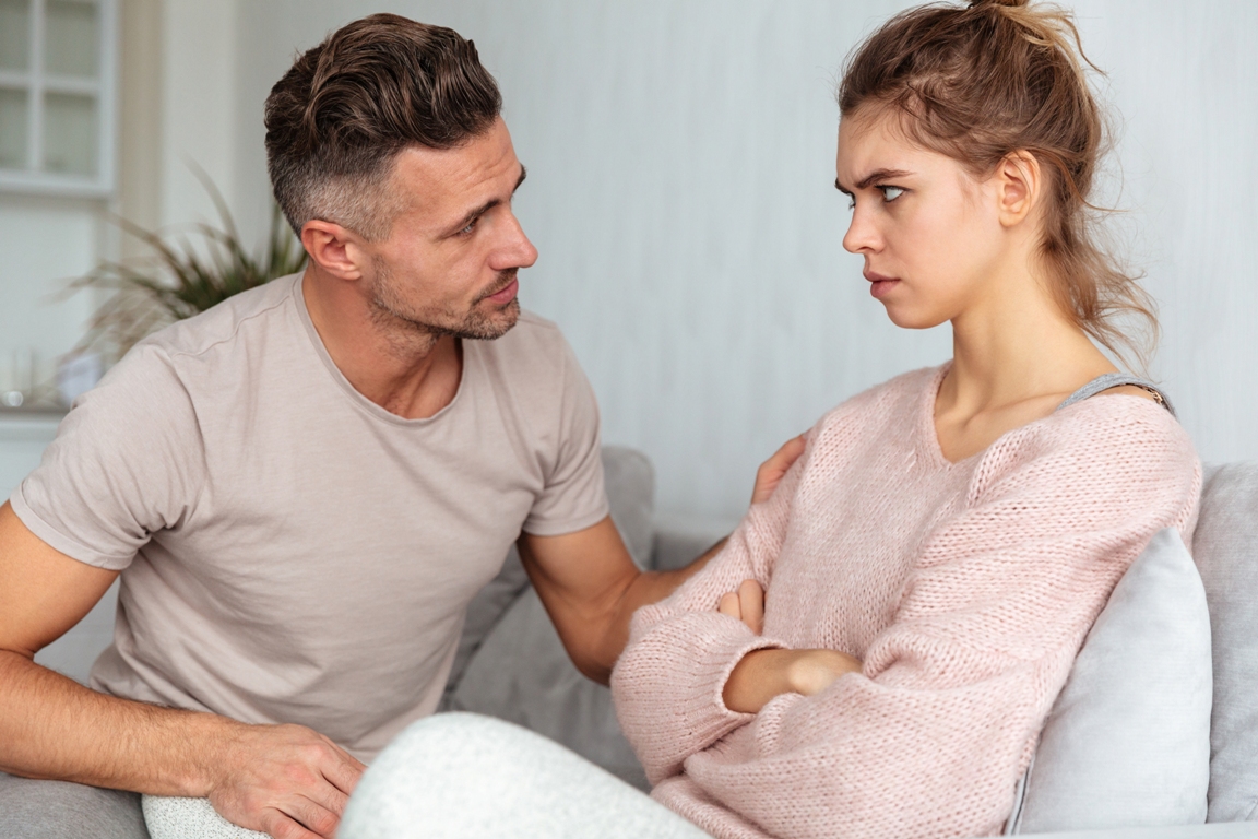 Couple resolving a conflict